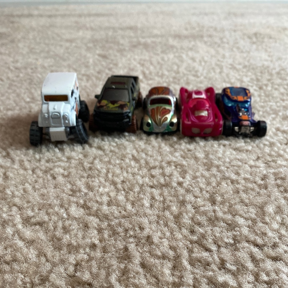 5 toy cars